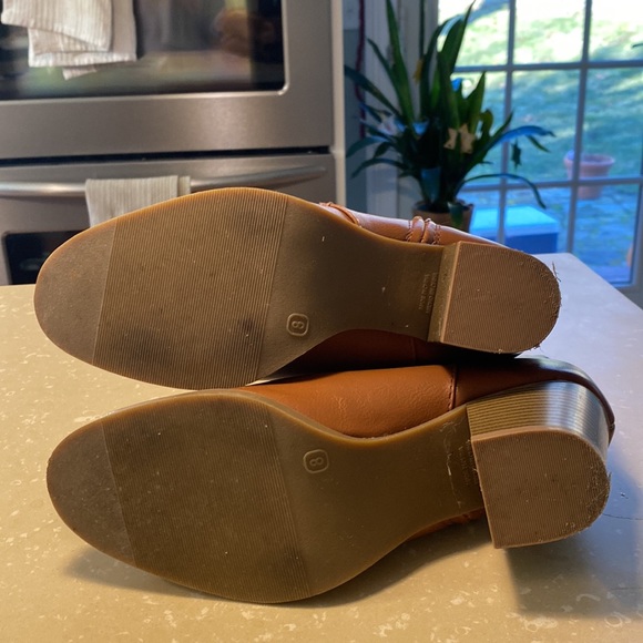 Brown vegan leather booties with side zipper - Picture 3 of 6